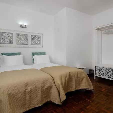 Casa 2 Irmaos * ラゴス